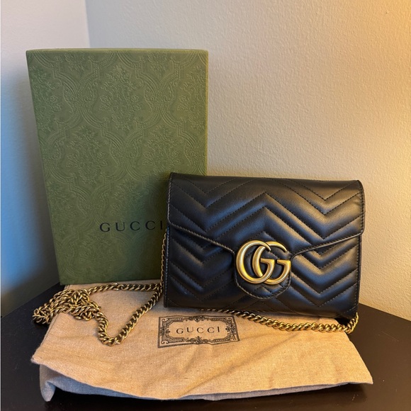 Gucci Handbags - Gucci Marmont Crossbody